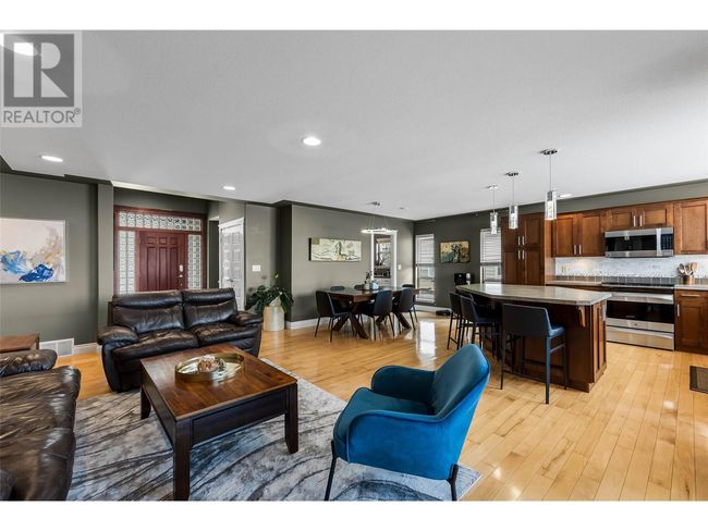 2022 Hugh Allan Dr, House other with 6 bedrooms, 3 bathrooms and 6 parking in Kamloops BC | Image 14