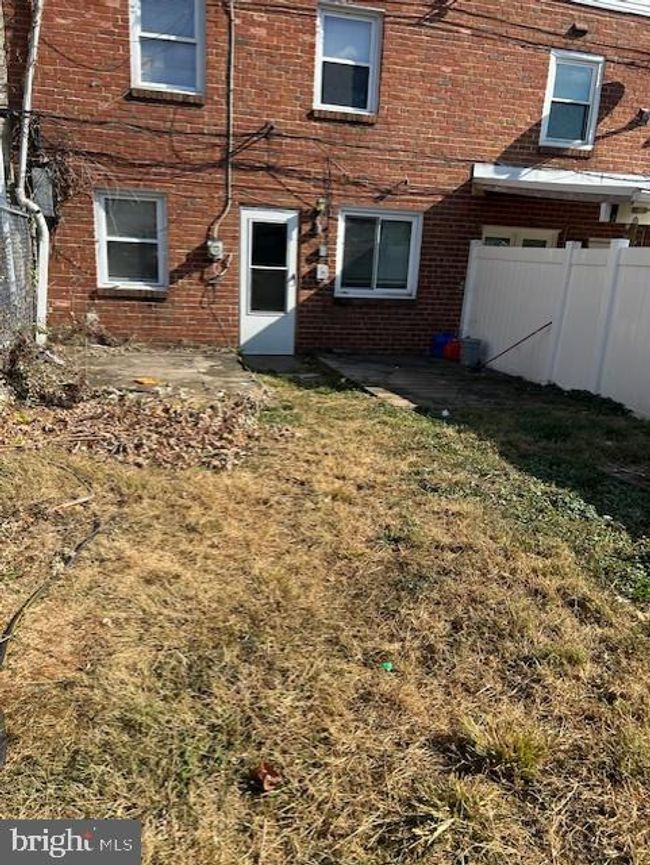 1572 Summit St, Townhouse with 3 bedrooms, 2 bathrooms and null parking in LINWOOD PA | Image 11