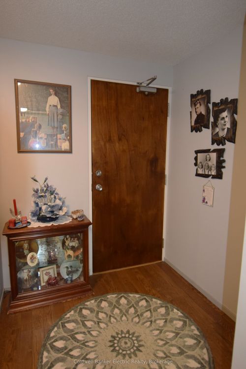 104-2418 Mountland Dr, Peterborough, ON, K9K2E2 | Card Image