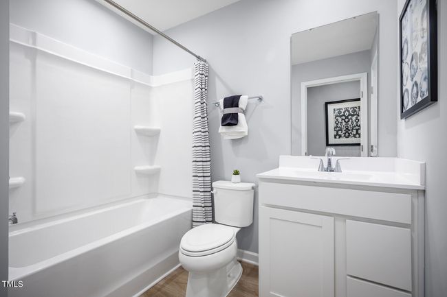 17 bathroom | Image 17