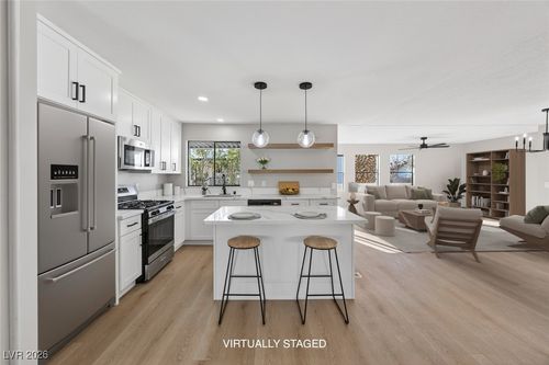 3659 Lost Hills Dr, Las Vegas, NV, 89122-4024 | Card Image