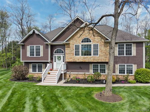 40 Paulette Ln, Wappingers Falls, NY, 12590-6304 | Card Image
