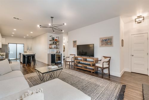 apt-a05-5740 Martel Ave, Dallas, TX, 75206-5766 | Card Image