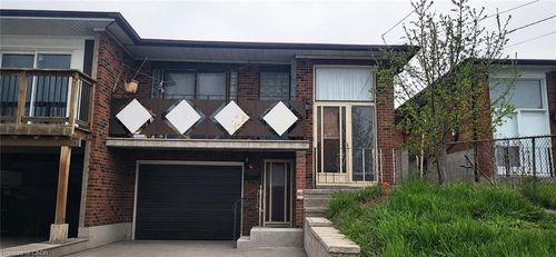 4 Imogene Avenue, North York, ON, M9M1N6 | Card Image