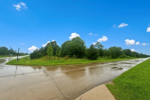 523 County Road 3406, Cleveland, TX, 77327-2213 | Card Image