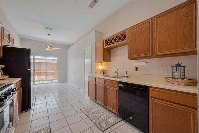 5814 N Magazine Cir, House other with 3 bedrooms, 2 bathrooms and 2 parking in Houston TX | Image 15