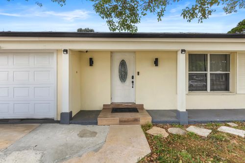 173 Se Placita Ct, Port Saint Lucie, FL, 34983-2027 | Card Image