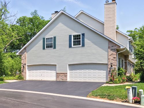 1386 Laurel Oaks Dr, Streamwood, IL, 60107-3305 | Card Image