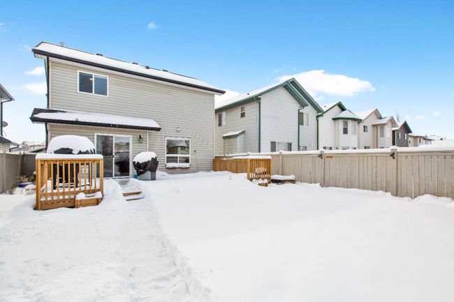 143 Bridlewood Circle Sw, Home with 3 bedrooms, 3 bathrooms and 4 parking in Calgary AB | Image 35