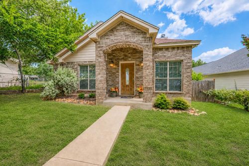 1107 E College St, Llano, TX, 78643-2464 | Card Image