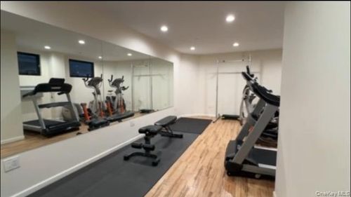 apt-3d-31 28th Rd, Astoria, NY, 11102-1375 | Card Image