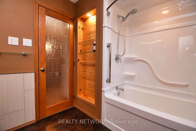 14 Ingrid Crt, House other with 6 bedrooms, 4 bathrooms and 1 parking in Hamilton ON | Image 28