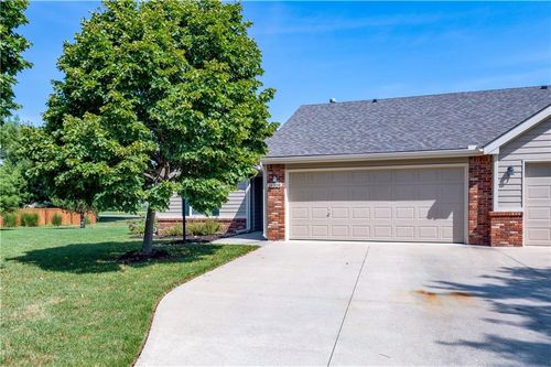 4008 Mistletoe Ct, Lawrence, KS, 66047-9702 | Card Image