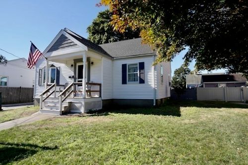 31 Rockdale Ave, Peabody, MA, 01960-6439 | Card Image