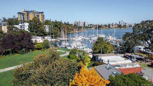 485 Head St, Esquimalt, BC, V9A5S1 | Card Image