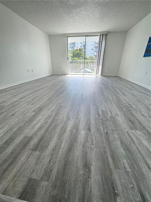 apt-205-1470 Ne 125th Ter, North Miami, FL, 33161-5259 | Card Image