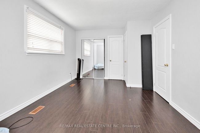 69 Newstead Cres, House attached with 4 bedrooms, 2 bathrooms and 3 parking in Brampton ON | Image 25