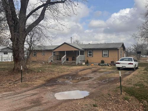 8126 S Mead St, Haysville, KS, 67060-2242 | Card Image