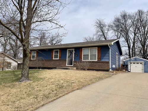 218 Crest Dr, Moberly, MO, 65270-1412 | Card Image