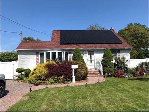 8 Wantagh Ave, East Islip, NY, 11730-1217 | Card Image