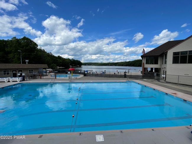 Pool area | Image 32