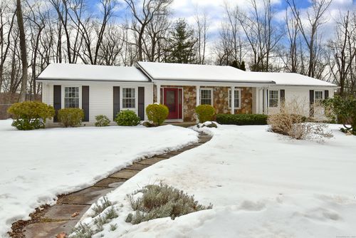 96 County Road, Somers, CT, 06071 | Card Image