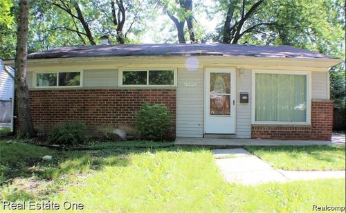 28148 Fairfax St, Southfield, MI, 48076-7106 | Card Image