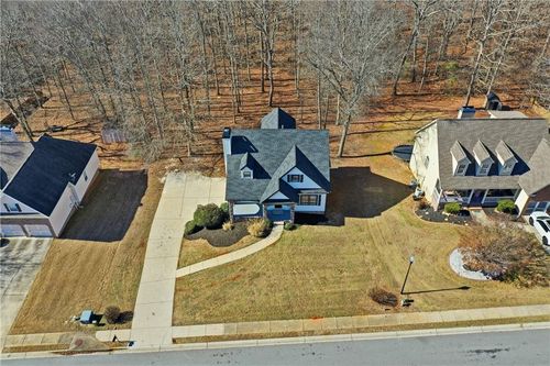 5975 Windsorcreek Dr, Douglasville, GA, 30135-5597 | Card Image