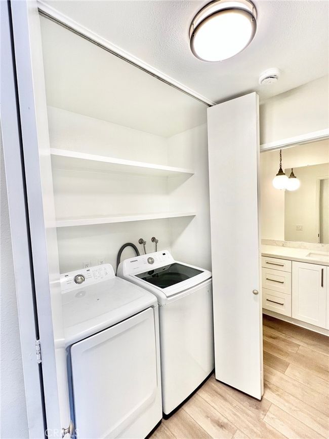64 Avalon Terrace Rd, Condo with 2 bedrooms, 3 bathrooms and 1 parking in Avalon CA | Image 8