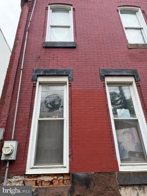 1046 W Dauphin St, Philadelphia, PA, 19133-1526 | Card Image