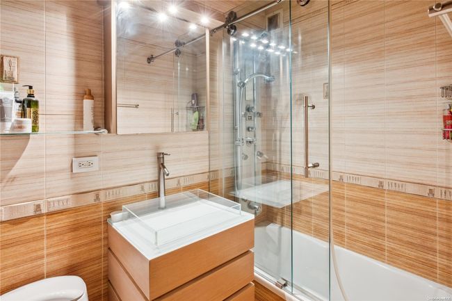 APT-19D - 10210 66 Th Rd, Home with 2 bedrooms, 2 bathrooms and null parking in Forest Hills NY | Image 11