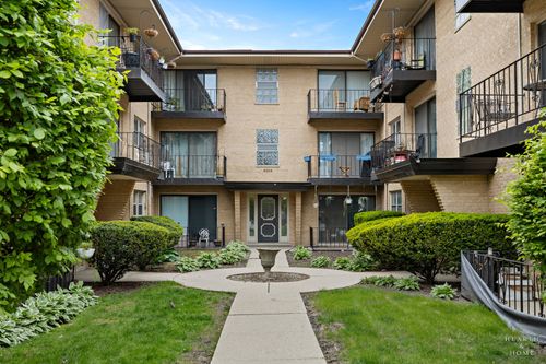 2c-4204 N Keystone Ave, Chicago, IL, 60641-2315 | Card Image