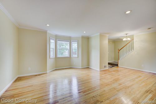 30785 Alger Blvd, Madison Heights, MI, 48071-1830 | Card Image