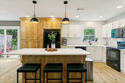 7833 Gaston Ave, Fort Worth, TX, 76116-7773 | Card Image