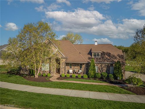4128 Saint Theresa Blvd, Avon, OH, 44011-2793 | Card Image