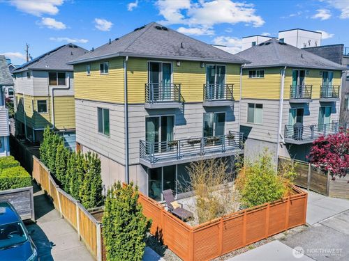 3038 61st Ave Sw, Seattle, WA, 98116-2811 | Card Image