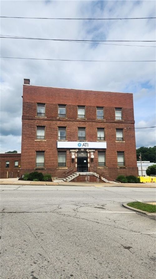 132 Lincoln Ave, Vandergrift, PA, 15690-1249 | Card Image