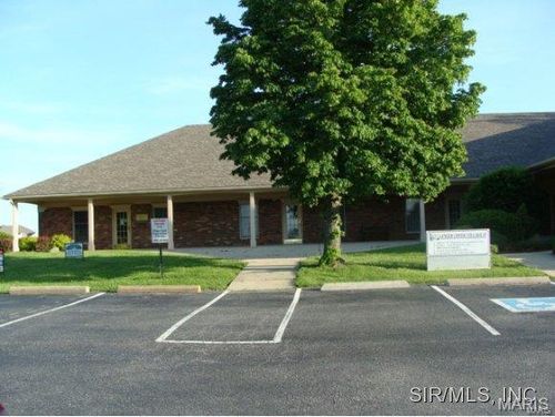 6 Ginger Creek Vlg, Glen Carbon, IL, 62034-3517 | Card Image