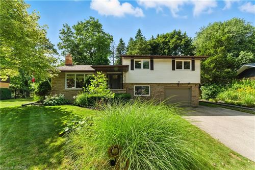 33 Shadywood Cres, Kitchener, ON, N2M4J1 | Card Image