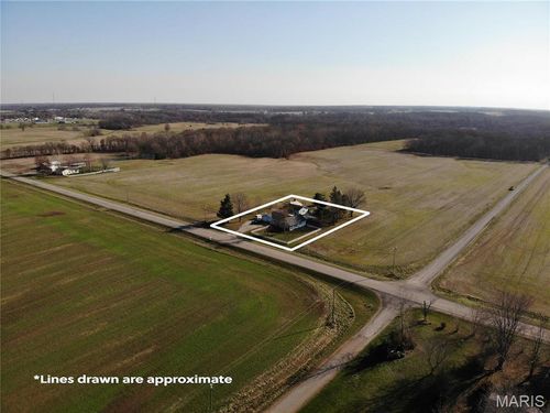 9559 E Dix Irvington Rd, Dix, IL, 62830-3104 | Card Image