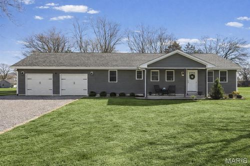 203 S Walnut St, Modesto, IL, 62667 | Card Image