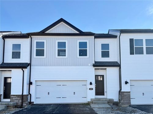 105 Delmonica Dr, Washington, PA, 15301-8224 | Card Image