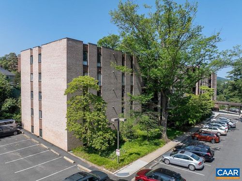 apt-301-511 1st St N, CHARLOTTESVILLE, VA, 22902-4603 | Card Image