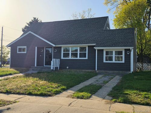 7 Mindy Ln, Westbury, NY, 11590-1649 | Card Image