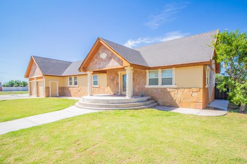 225 W Birch Ave, Muleshoe, TX, 79347-2109 | Card Image