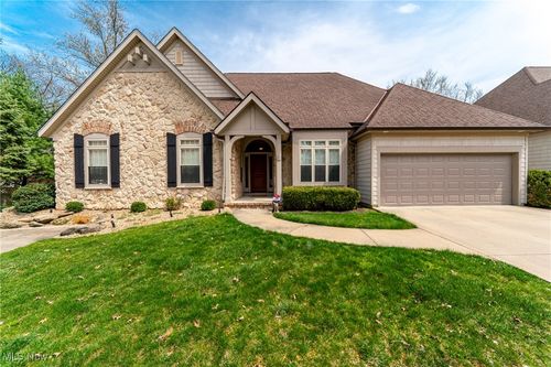 1 River Side Dr, Rocky River, OH, 44116-3098 | Card Image