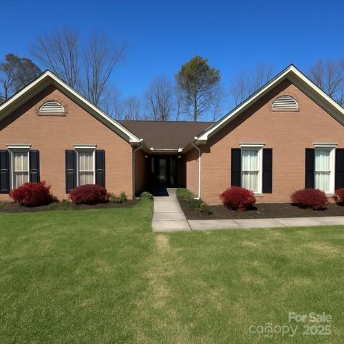 1300 Long Paw Ln, Charlotte, NC, 28214-9419 | Card Image