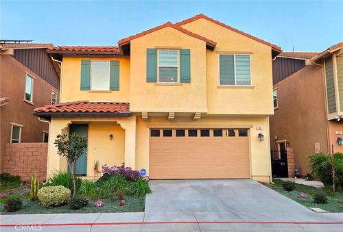 906 Lemon Dr, Pomona, CA, 91768-2976 | Card Image