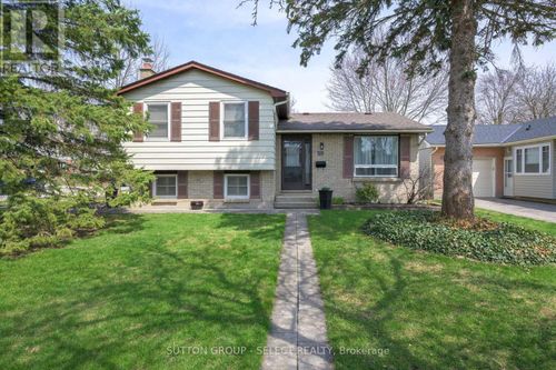 99 Inverary Cres, London, ON, N6G3L7 | Card Image
