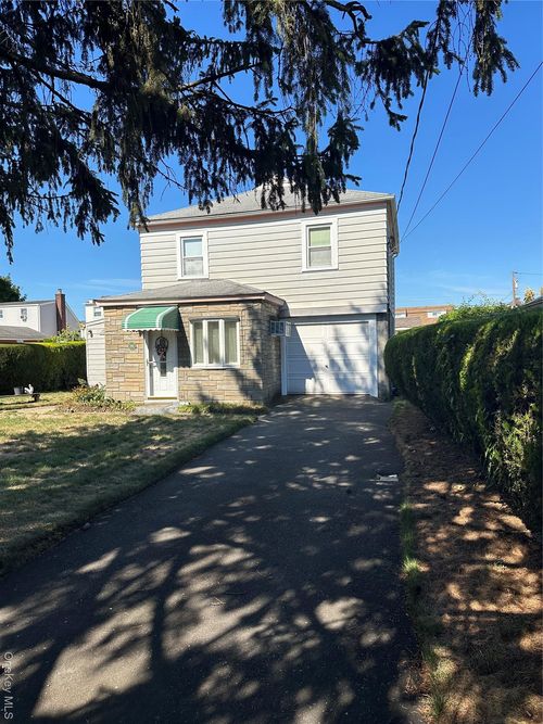 298 Doris Ave, Franklin Square, NY, 11010-1312 | Card Image